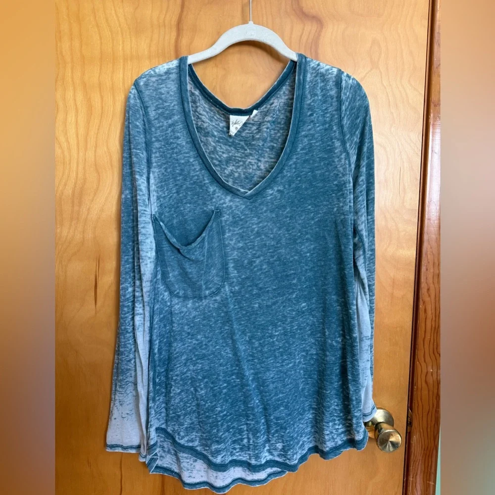 V-Neck Long Sleeve Tee
